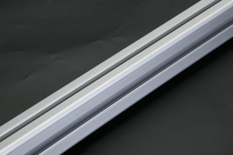 自動(dòng)點(diǎn)膠機(jī)鋁框型材 自動(dòng)點(diǎn)膠機(jī)鋁框型材