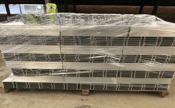 珍珠棉包裝好的鋁型材產品 珍珠棉包裝好的鋁型材產品